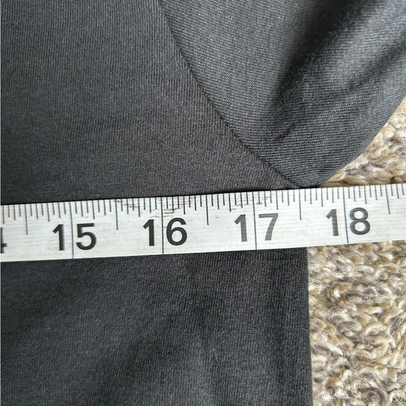 Volcom NWT Unisex Size Small Short Sleeve T-shirt - Picture 7 of 8